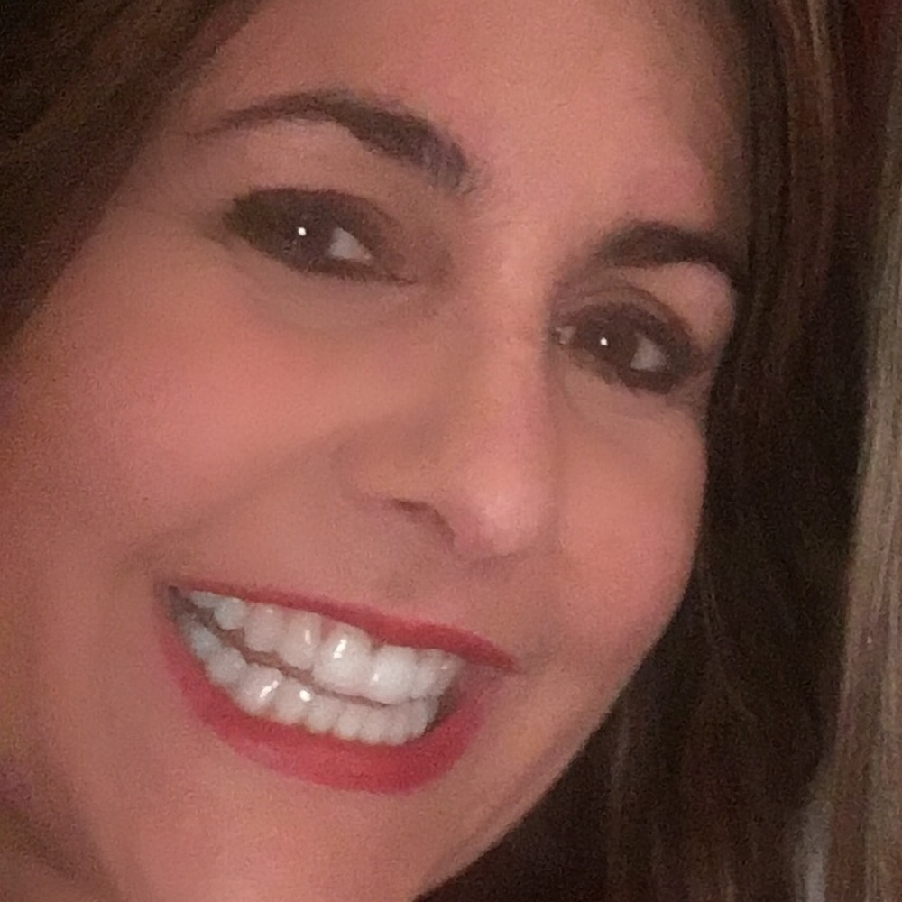 Meet your Posher, Dee